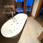 Jasna Wellness Saskia Jacuzzi & Sauna Lejlighed *