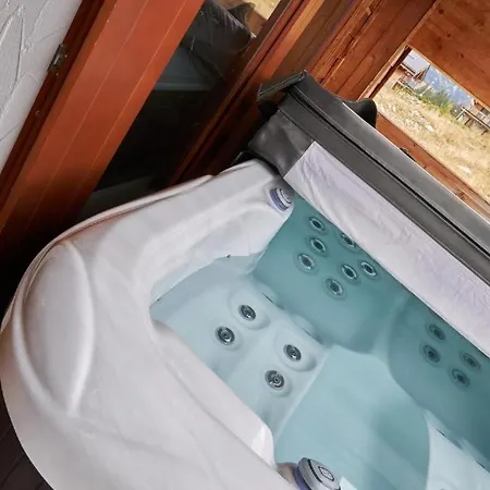 Jasna Wellness Saskia Jacuzzi & Sauna